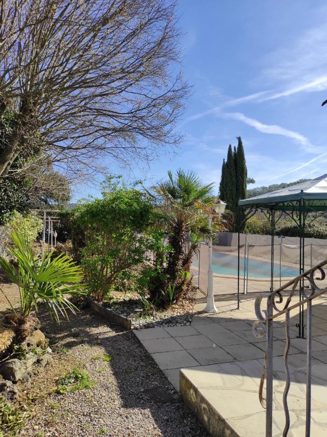 Villa Les Fauvettes Cabasse Bagian luar foto